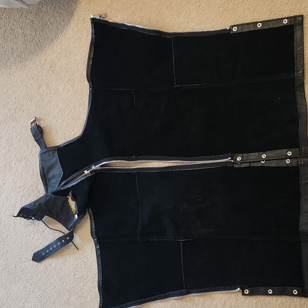 Universal Rider Small Chaps Leather - Picture 3 of 5